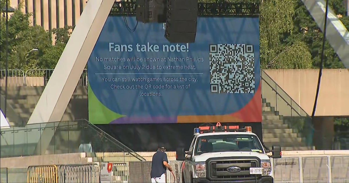 Extreme heat prompts Toronto to cancel FIFA watch party at Nathan Phillips Square